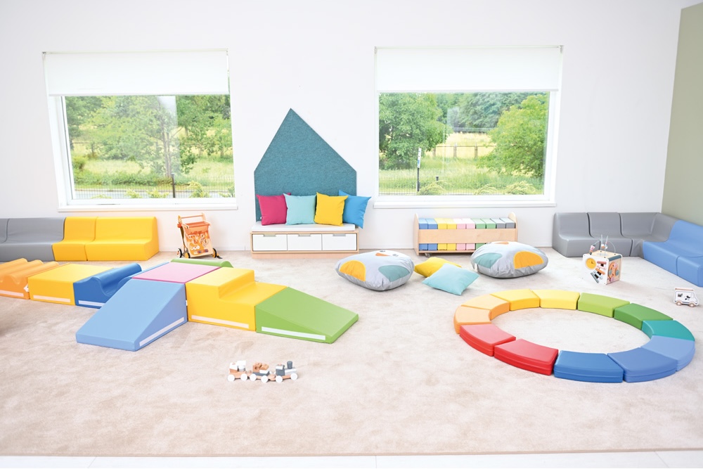 Aménagement d'une salle de classe polyfonctionnelle avec équipements Kidea